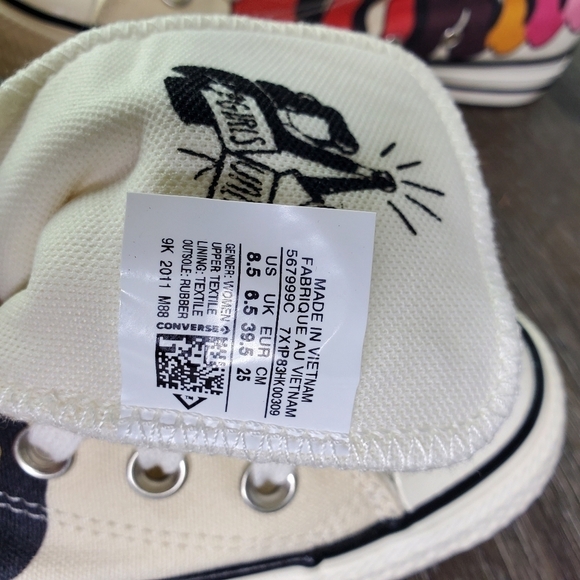 New Chuck Taylor All Star Hi 'Girls United" - Picture 11 of 12